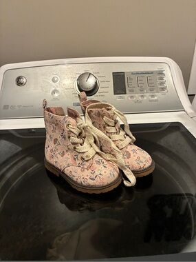 Cat & Jack Pink Floral Lace-Up Kids Ankle Boots